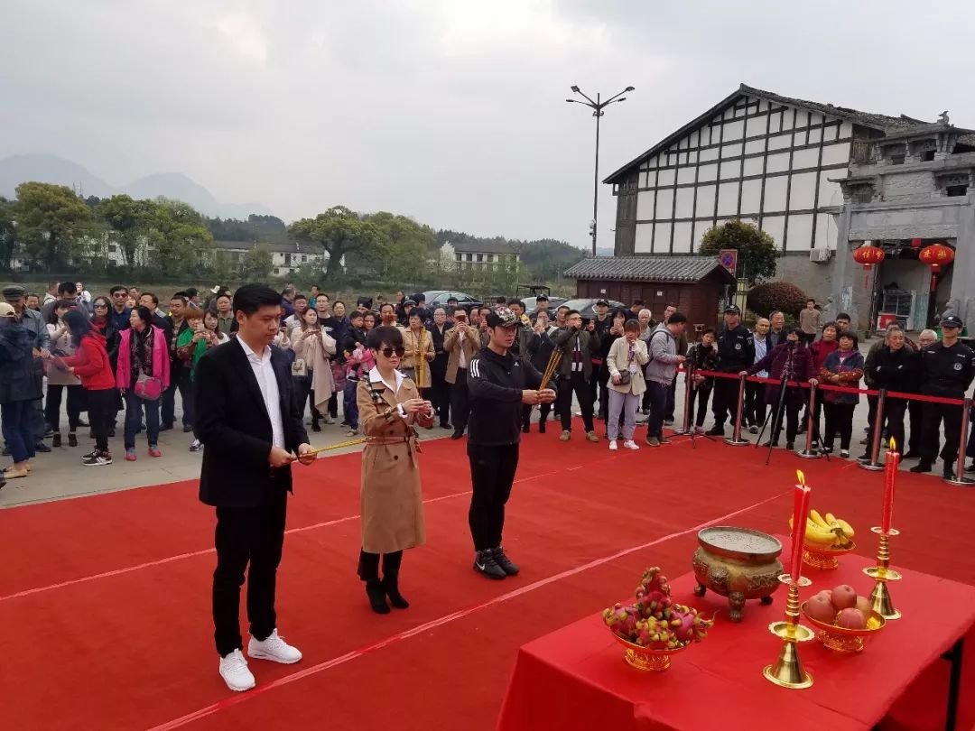 现任龙虎山张天师是谁_龙虎山第一任张天师原名_龙虎山现任张天师是谁