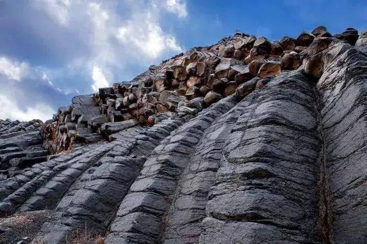 火山岩厂家火山岩生产厂家_火山岩_火山岩有什么作用和用途